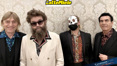 Sanremo 2021: Extraliscio e Davide Toffolo cantano "Bianca luce nera"