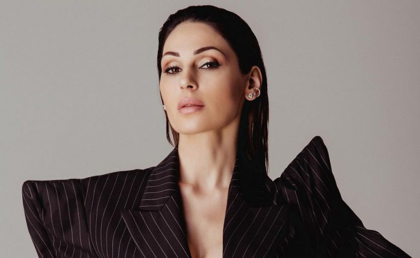 anna tatangelo giocare musica