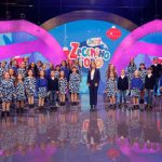 Foto dei bambini dello Zecchino con Sabrina Simoni