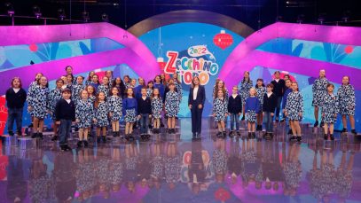 Foto dei bambini dello Zecchino con Sabrina Simoni