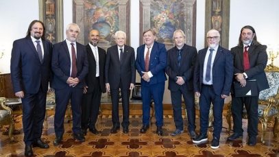 Foto dei Nomadi e Mattarella al Quirinale