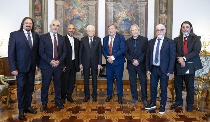 Foto dei Nomadi e Mattarella al Quirinale