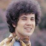 Foto di Lucio Battisti con foulard