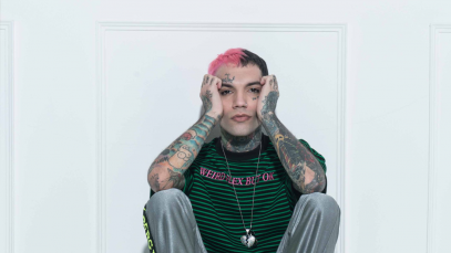 Foto di Gionnyscandal seduto per terra