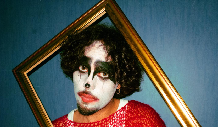 Foto di Sami River con quadro e trucco da clown