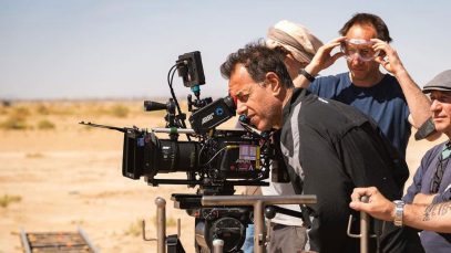 Foto di Matteo Garrone sul set di "Io Capitano"