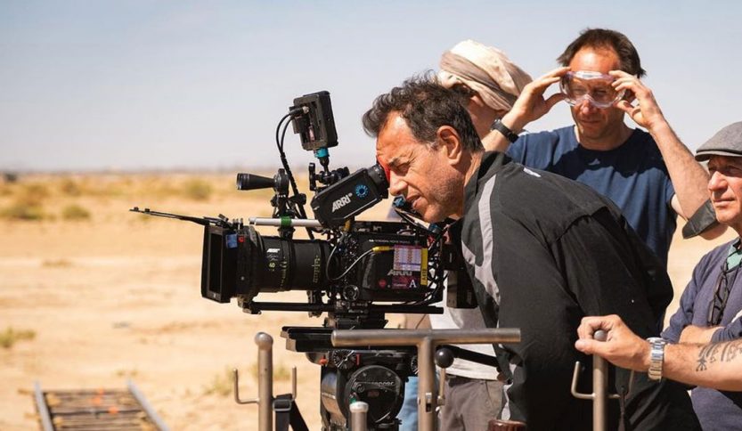 Foto di Matteo Garrone sul set di "Io Capitano"