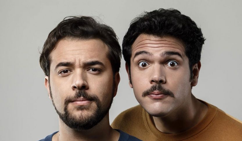 I Sansoni su sfondo grigio