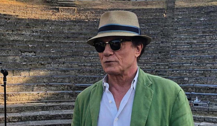 Massimo Ranieri alle prove di un concerto