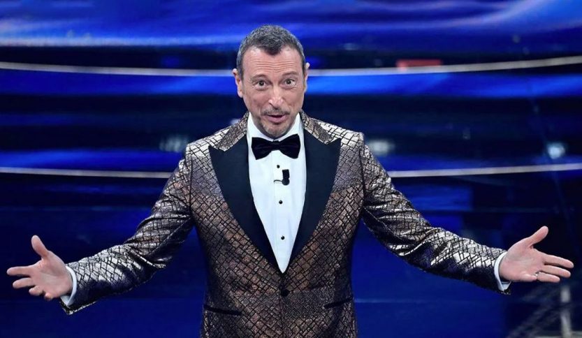 Amadeus sul palco dell'Ariston