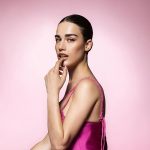 Clara con una parete rosa