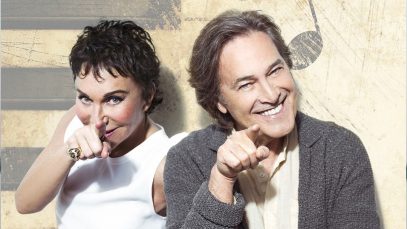 Ricchi e Poveri davanti a un muro