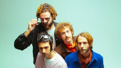 Tropea con sfondo verde acqua