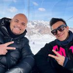 eiffel 65 con alle spalle le montagne