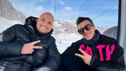 eiffel 65 con alle spalle le montagne