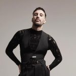 Fred De Palma in un servizio fotografico a Sanremo