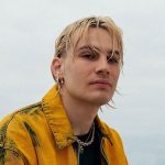 Foto de Il tre con tuta gialla