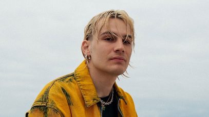 Foto de Il tre con tuta gialla