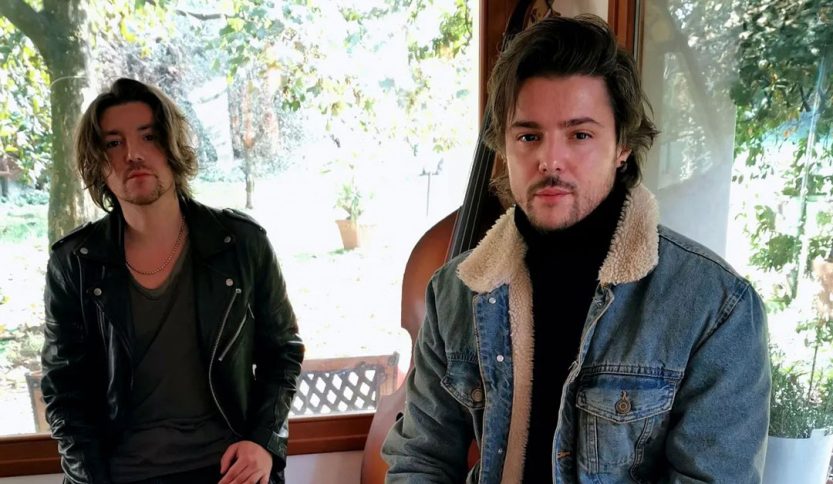 Sonohra con dietro un giardino