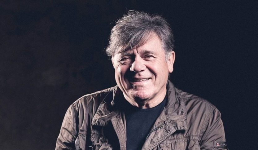 Beppe Carletti in posa per una fotografia