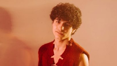 Niveo con sfondo arancio