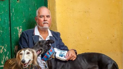 Luca Fiocca con dei cani