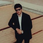 Eddie Brock su un tetto