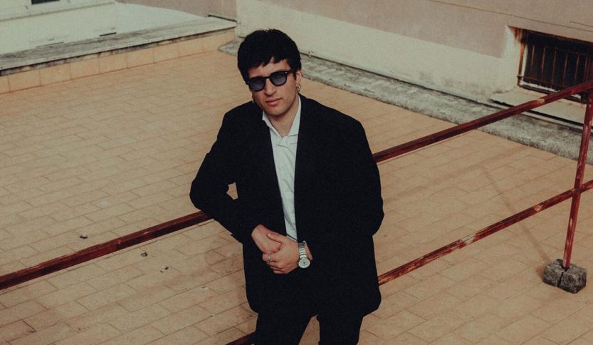 Eddie Brock su un tetto