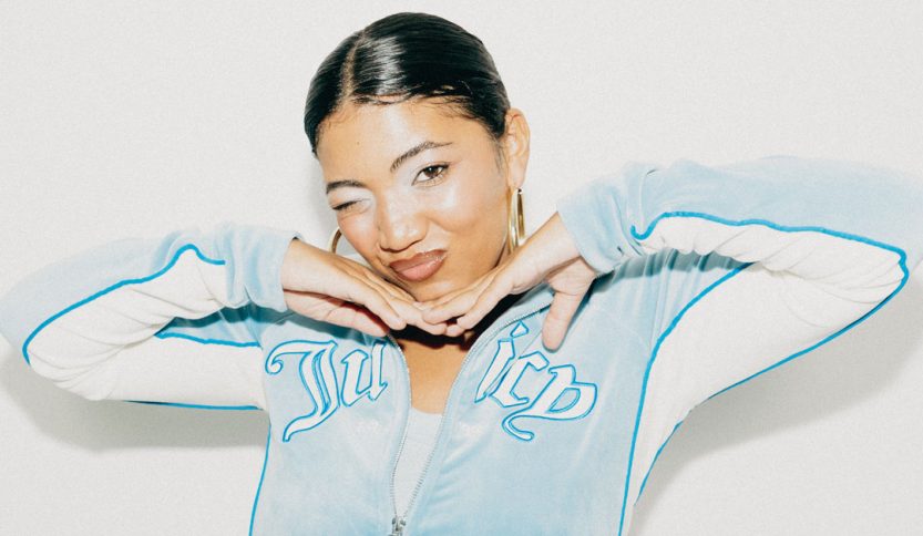 Yaraki con sfondo grigio