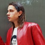 gIANMARIA con una giacca rossa