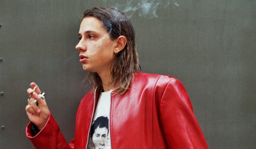 gIANMARIA con una giacca rossa