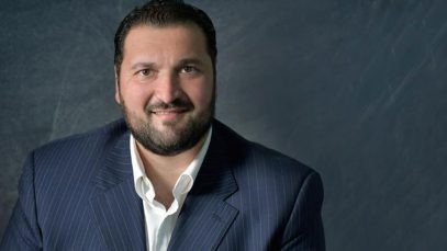 Gio Talente con sfondo scuro