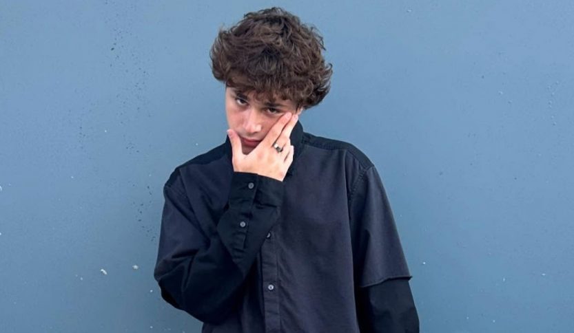 Settembre su sfondo blu