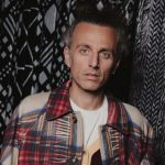 Ghemon con sfondo nero