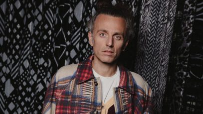 Ghemon con sfondo nero