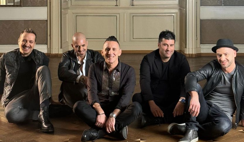 Modà seduti sul pavimento