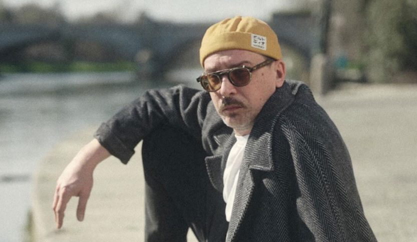 Willie Peyote in riva al fiume