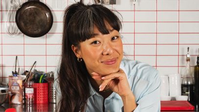 Anna Zhang in cucina