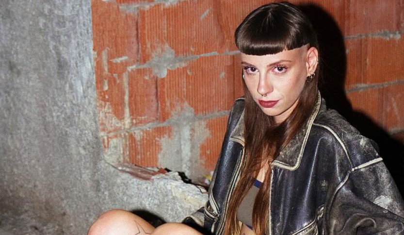 cmqmartina con muro di mattoni