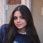 Creta davanti a un muro chiaro