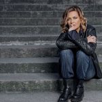 Irene Grandi sulle scale