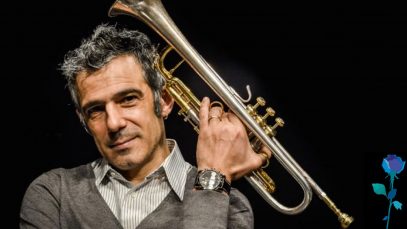 Paolo Fresu con sfondo nero