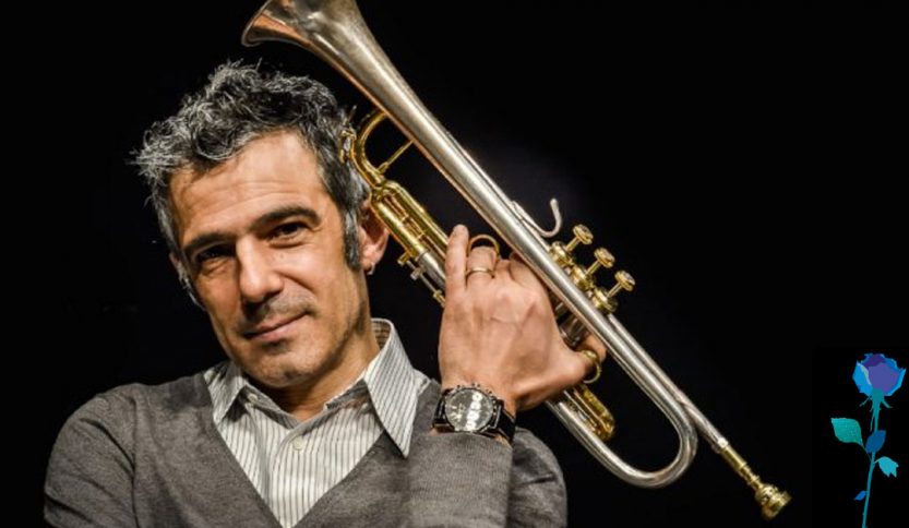 Paolo Fresu con sfondo nero