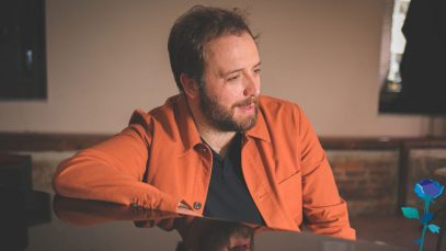 Raphael Gualazzi con un pianoforte