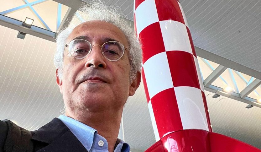 Luca Bottale con un razzo