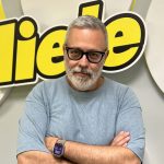 Frankie Hi-nrg mc negli studi di Radio LatteMiele