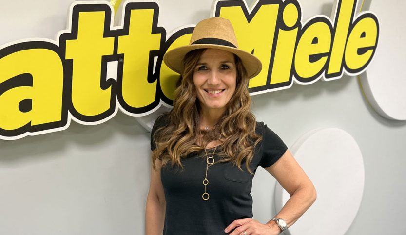 Simona Bencini negli studi di Radio LatteMiele,