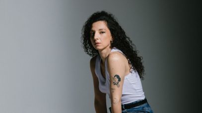 Svegliaginevra con sfondo grigio