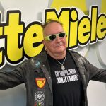 Johnson Righeira negli studi di Radio LatteMiele
