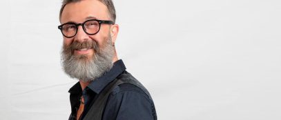 Marco Masini con camicia blu